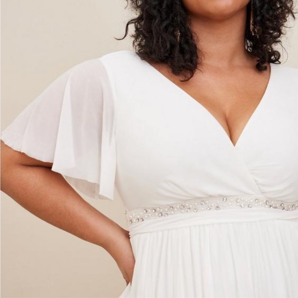 Torrid wedding dress size 18